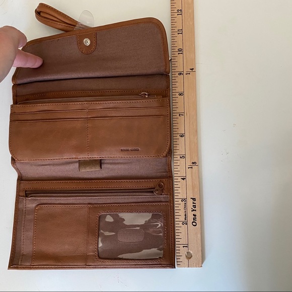 Fossil tan leather wallet on a string crossbody - Picture 12 of 14